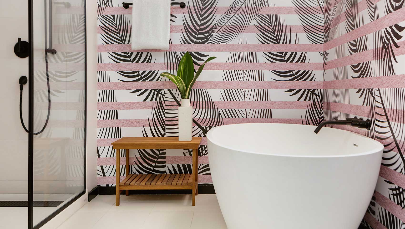 Fontenot Suite Bathroom